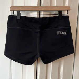 Fleo Original Shorts Size M